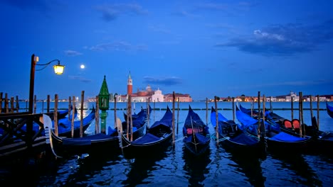 Gondolas-in-lagoon-of-Venice,-Italy