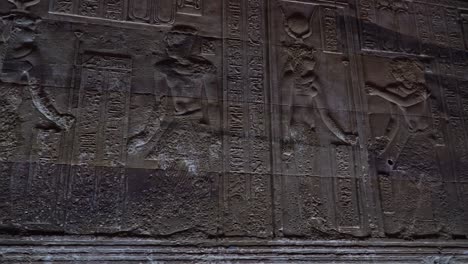 Dendera-Tempel-oder-Tempel-der-Hathor.-Ägypten.-Dendera,-Denderah,-ist-eine-kleine-Stadt-in-Ägypten.-Dendera-Tempel-Komplex,-eine-der-besterhaltenen-Tempelanlagen-aus-alten-Oberägypten.