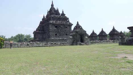 Templo-budista-en-Magelang,-Java-Central,-Indonesia