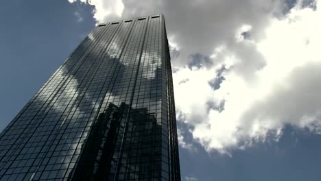 Time-lapse-of-skyscraper