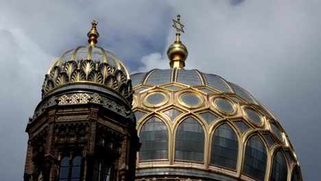 The-dome-of-new-synagogue,-Berlin