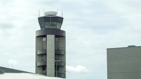 Flugsicherungsturm-New-Orleans-Airport