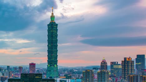 Lapso-de-tiempo-de-la-noche-de-la-ciudad-de-Taipei,-Taipéi