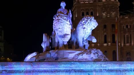 Spanien-Nachtlicht-madrid-Löwe-Brunnen-der-plaza-de-la-cibeles-4-K