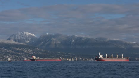 English-Bay,-schneebedeckte-Berge,-Vancouver-Timelapse-4-K