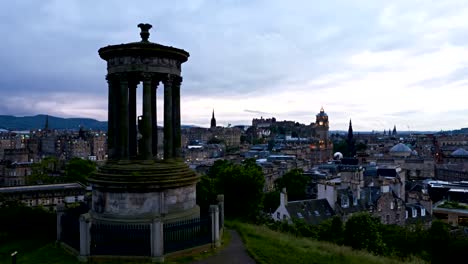 Zeitraffer-der-Sonnenuntergang-über-Edinburgh,-Schottland