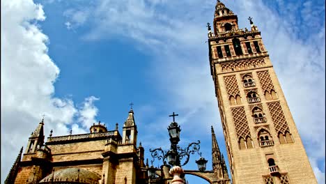 La-Giralda-Glockenturm,-Sevilla.-Zeitraffer