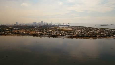 Barrios-de-Manila,-el-barrio-pobre-en-vista-aérea.-Filipinas,-Manila