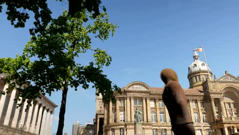 Birmingham-Victoria-Platz-und-Rathaus.