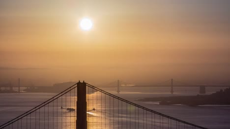 Sunrise-On-The-Golden-Gate-Bridge-And-San-Francisco-Timelapse