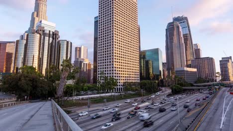 Die-Innenstadt-von-Los-Angeles-Tag-und-Nacht-kippen-Hyperlapse-Timelapse