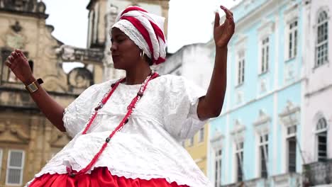 Brazilian-woman---"Baiana"-Dancing