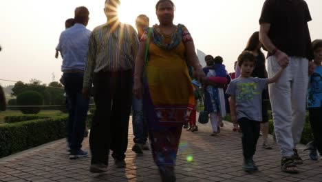 Lotus-Temple,-New-Delhi,-India