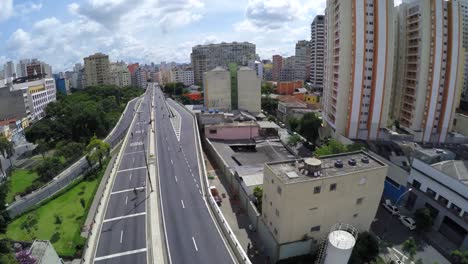 Flying-Over-Minhocao-Viaduct,-São-Paulo,-Brazil