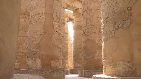 Karnak-Temple-in-Luxor,-Egypt.-The-Karnak-Temple-Complex,-commonly-known-as-Karnak,-comprises-a-vast-mix-of-decayed-temples,-chapels,-pylons,-and-other-buildings-in-Egypt.