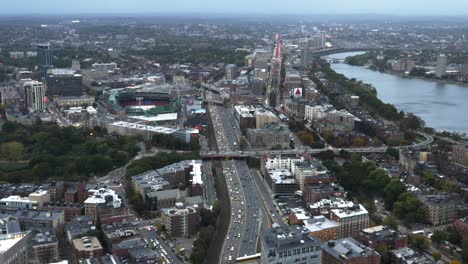 por-la-tarde-cerca-de-Parque-de-fenway-de-boston