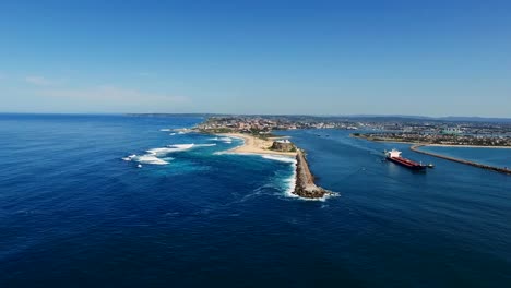 stationary-wide-angle-aerial-shot-of-nobbys-head