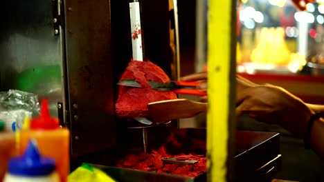 Street-Food-Vendor-slicing-Türkei-kebab