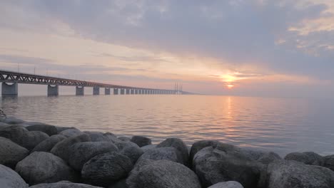 Oresundsbron-bei-Sonnenuntergang