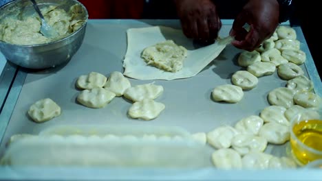 Street-food-vendor-cooking-Indian-Roti-Canay-Durian