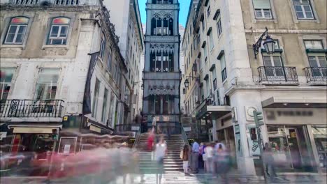 Historisches-Santa-Justa-Aufzug,-mit-dem-lift-in-Lissabon,-Portugal--Elevador-de-Santa-Justa-timelapse