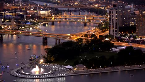 Nocturna-del-centro-de-la-ciudad-de-Pittsburgh,