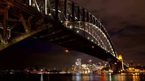 Sydney-mit-Blick-auf-die-Stadt-bei-Sonnenuntergang-timelapse