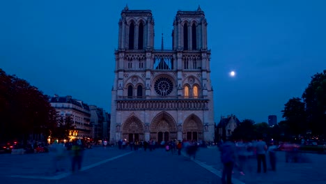 Kathedrale-Notre-Dame,-Paris,-Tag-zur-Nacht-Zeitraffer