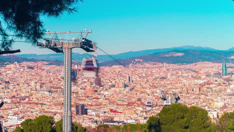 Barcelona-Stadt-Sonne-Licht-Montjuic-Aufzug-–-Panoramaaufnahme-4-k-Zeitraffer-Spanien