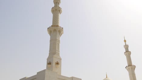 Mezquita-Emiratos-Árabes-Unidos-principal-del-panorama-4-K