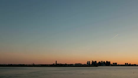 Zeitraffer-Flughafen-Boston-Skyline-Sonnenuntergang-große