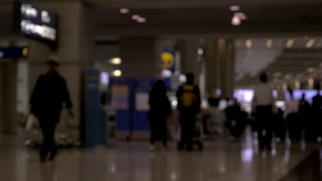 In-city-of-Seoul,-South-Korea-in-airport-walking-people