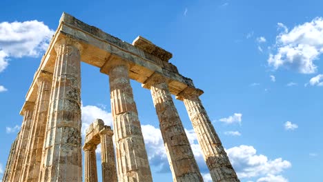 Templo-de-Zeus-cielo-con-nubes