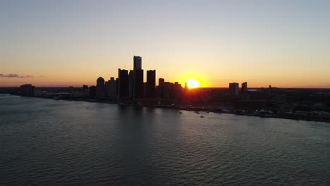 Skyline-von-Detroit-bei-Nacht