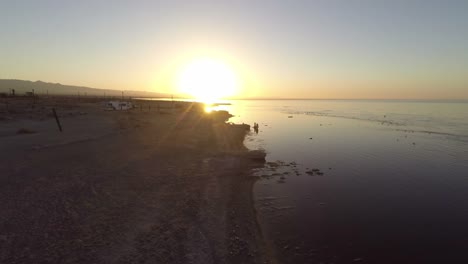 Aérea-de-la-playa-de-Bombay-del-mar-de-Salton