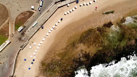 Vista-superior-de-la-playa-de-Barra-en-Salvador,-Bahia,-Brasil