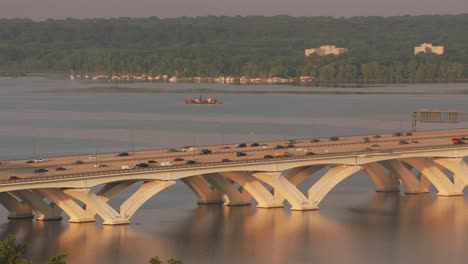 Luftbild-von-der-Woodrow-Wilson-Brücke-über-den-Potomac-River.