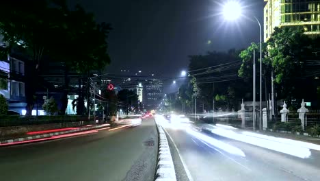 Zeitraffer-der-Jakarta-Pkw-Verkehr-in-der-Nacht