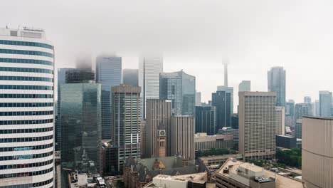 Niebla-del-Skyline-de-la-ciudad