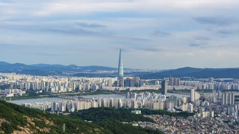 Ciudad-de-Seúl-y-Torre-de-Lotte,-Corea-del-sur.-Lapso-de-tiempo-4k