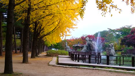 Vista-de-la-isla-de-Nami-en-el-otoño-de-Corea-del-sur