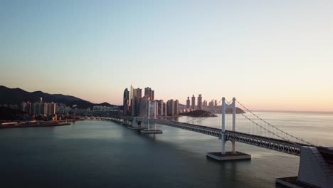 Puente-de-Gwangan-y-Haeundae,-Busán,-Corea-del-sur.