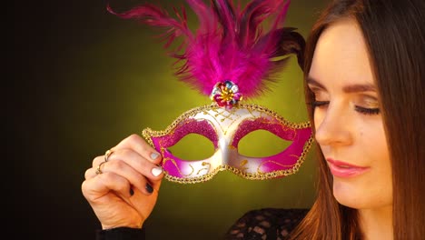 Woman-face-with-carnival-mask-4K