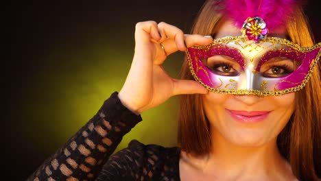 Woman-face-with-carnival-mask-4K