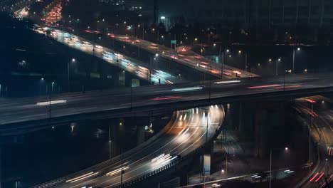 Seoul,-Korea,-Timelapse---Schnellstraße-s-Verkehr-in-der-Nacht-in-der-koreanischen-Hauptstadt