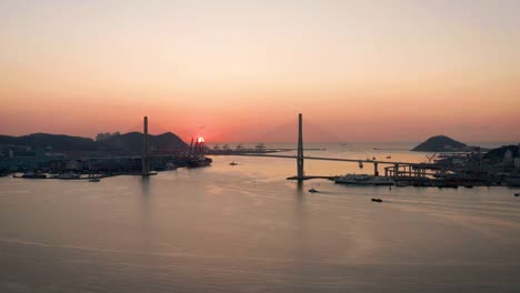 Sunrise-Luftbild-von-Busan-Hafen