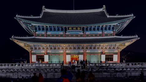 Timelapse-at-Gyeongbokgung-Palace-by-night,-Seoul,-South-Korea,-4K-Time-lapse