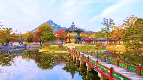 Zeitraffer-Herbst-Gyeongbokgung-Palast-in-Seoul,-Korea.