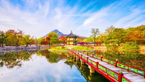 Zeitraffer-Herbst-Gyeongbokgung-Palast-in-Seoul,-Korea.