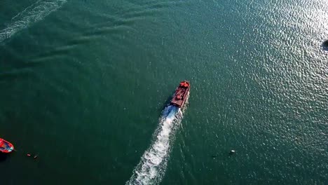 Luftaufnahme-des-Speed-Boot-läuft-auf-sea.incheon,-korea